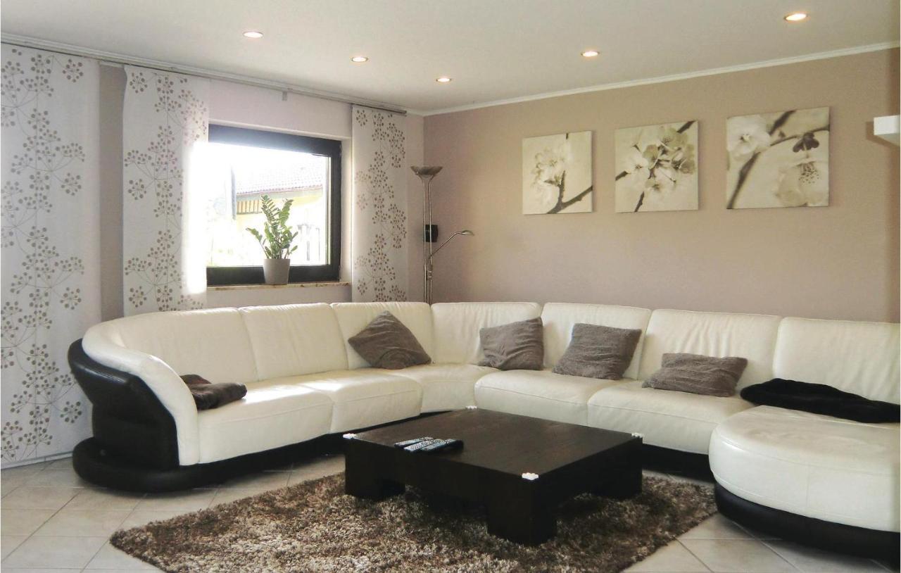 Amazing Apartment In Karlshausen With Kitchen ภายนอก รูปภาพ