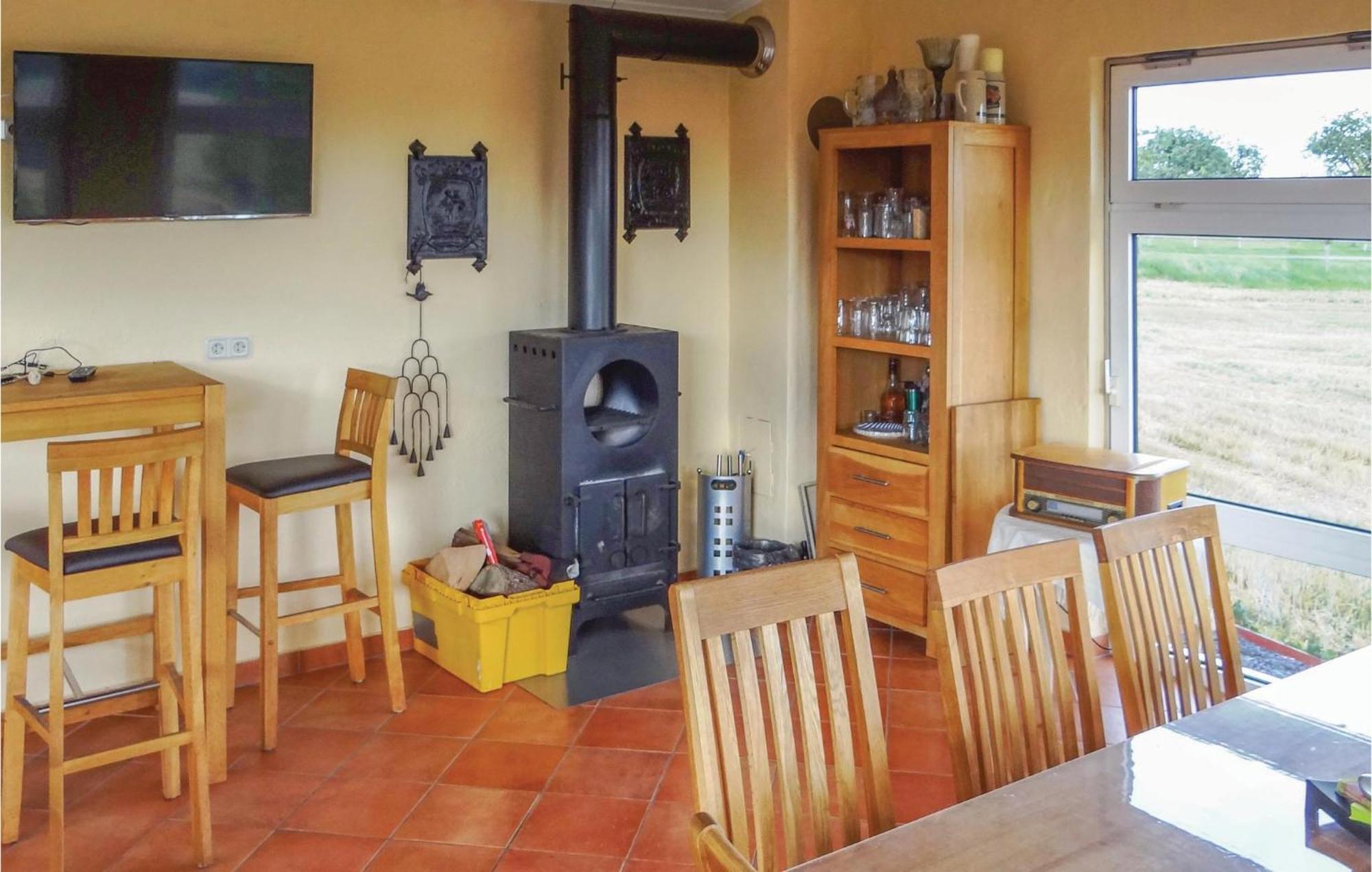 Amazing Apartment In Karlshausen With Kitchen ภายนอก รูปภาพ