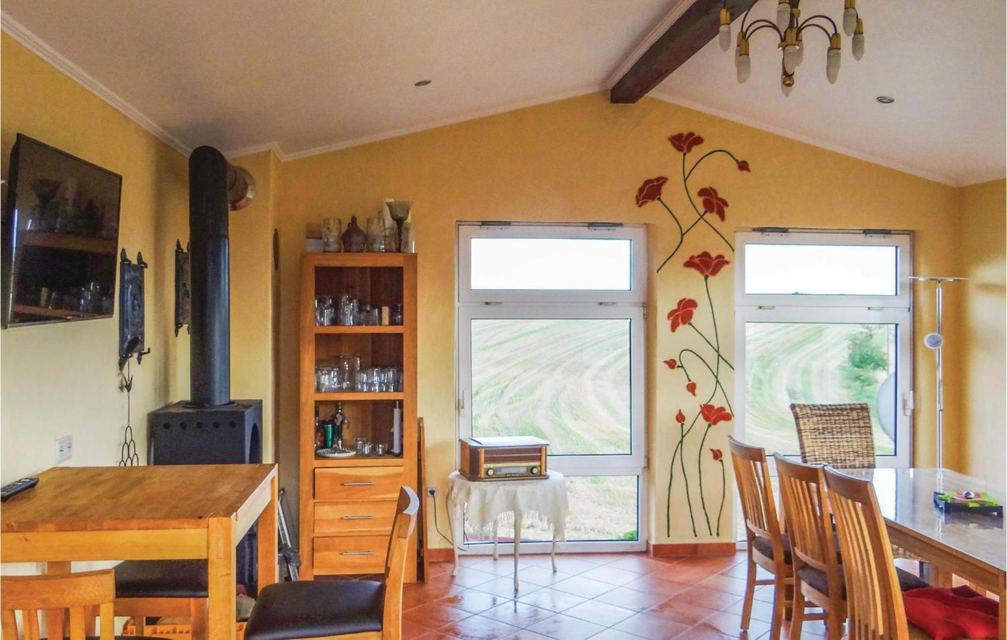 Amazing Apartment In Karlshausen With Kitchen ภายนอก รูปภาพ